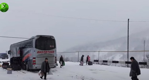 Возвращение беженцев в Нагорный Карабах. 1 декабря 2020 г. Стоп-кадр видео https://www.youtube.com/watch?v=-sTBy9xrC7I&feature=emb_logo Возвращение беженцев в Нагорный Карабах. 1 декабря 2020 г. Стоп-кадр видео https://www.youtube.com/watch?v=-sTBy9xrC7I&feature=emb_logo