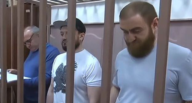 Обвиняемые члены Семьи Арашуковых в суде г. Ставрополя. Фото: кадр видео "Россия 24" https://yandex.ru/video/preview Обвиняемые члены Семьи Арашуковых в суде г. Ставрополя. Фото: кадр видео "Россия 24" https://yandex.ru/video/preview