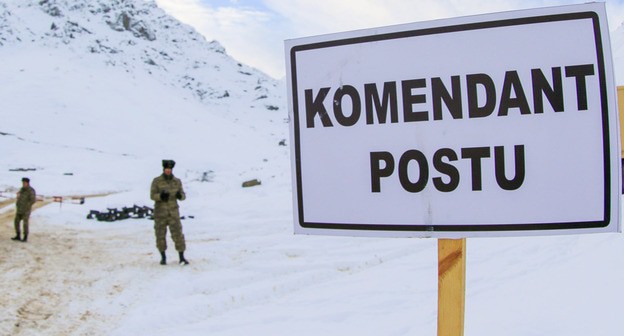 Пост по дороге в Кельбаджар. Фото Азиза Каримова для "Кавказского узла" Пост по дороге в Кельбаджар. Фото Азиза Каримова для "Кавказского узла"