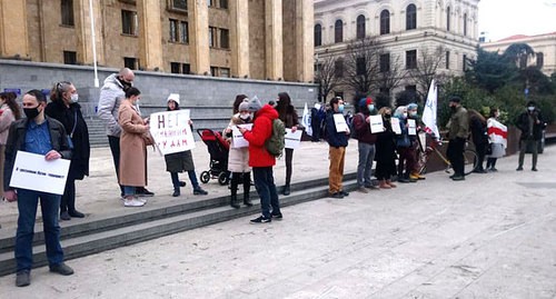 Граждане России на акции протеста в Тбилиси. 31 января 2021 года. Фото Беслана Кмузова для "Кавказского узла". Граждане России на акции протеста в Тбилиси. 31 января 2021 года. Фото Беслана Кмузова для "Кавказского узла".