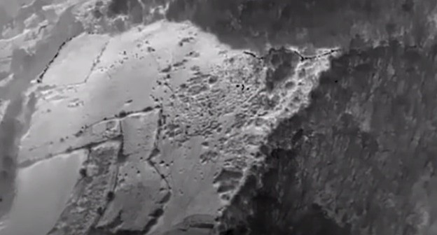 Кадры продвижения азербайджанских войск к Шуше . Кадр видео "Как сливали Шуши, Схнах, Чанахчи, Карин-Так", https://youtu.be/SpX9-CdZqDk Кадры продвижения азербайджанских войск к Шуше . Кадр видео "Как сливали Шуши, Схнах, Чанахчи, Карин-Так", https://youtu.be/SpX9-CdZqDk