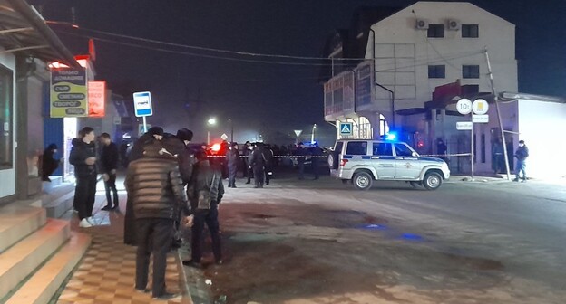 Место перестрелки с полицейскими в Махачкале. 27 февраля 2021 года. Место перестрелки с полицейскими в Махачкале. 27 февраля 2021 года.