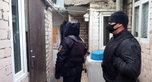 На месте спецоперации в Махачкале. 11 марта 2021 года. Фото Мурада Мурадова для "Кавказского узла" На месте спецоперации в Махачкале. 11 марта 2021 года. Фото Мурада Мурадова для "Кавказского узла"
