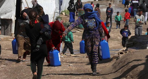 Сирийские беженцы в палаточном поселении. Фото: REUTERS/Mohamed Azakir Сирийские беженцы в палаточном поселении. Фото: REUTERS/Mohamed Azakir