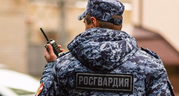 Сотрудник Росгвардии. Фото пресс-службы ГУ Росгвардии по Краснодарскому краю
Сотрудник Росгвардии. Фото пресс-службы ГУ Росгвардии по Краснодарскому краю