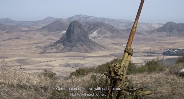 Стоп-кадр трейлера фильма «Под одним солнцем», канал Artdocfest https://www.youtube.com/watch?v=_YV3LpZUBdQ Стоп-кадр трейлера фильма «Под одним солнцем», канал Artdocfest https://www.youtube.com/watch?v=_YV3LpZUBdQ