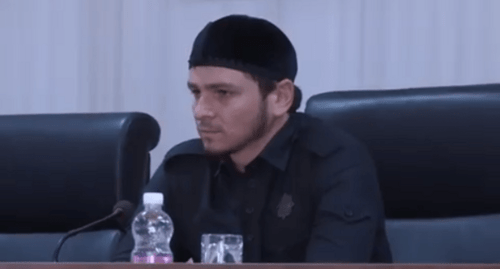 Хас-Магомед Кадыров. Скриншот видео заседания в администрации Аргуна 26 июля 2019 года, на котором Кадыров был представлен сотрудникам мэрии. https://www.instagram.com/p/B0Y9TuLF_6q/ Хас-Магомед Кадыров. Скриншот видео заседания в администрации Аргуна 26 июля 2019 года, на котором Кадыров был представлен сотрудникам мэрии. https://www.instagram.com/p/B0Y9TuLF_6q/