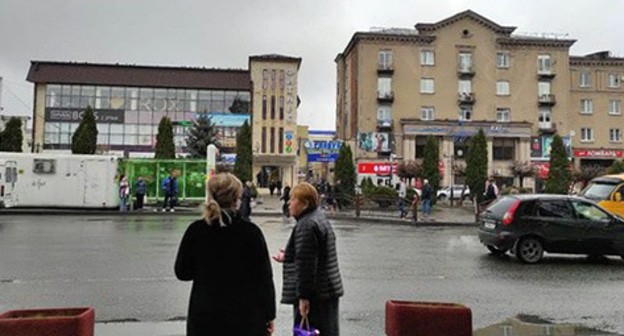 Магазин, в котором 12 апреля захватили заложников. Владикавказ, 13 апреля 2021 г. Фото Эммы Марзоевой для "Кавказского узла" Магазин, в котором 12 апреля захватили заложников. Владикавказ, 13 апреля 2021 г. Фото Эммы Марзоевой для "Кавказского узла"