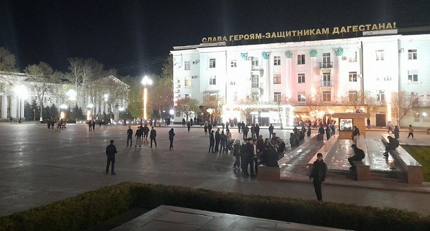 Центральная площадь Махачкалы, 21 апреля 2020 года. Фото Малика Бутаева для "Кавказского узла". Центральная площадь Махачкалы, 21 апреля 2020 года. Фото Малика Бутаева для "Кавказского узла".