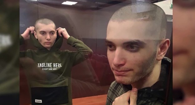 Салех Магамадов и Исмаилом Исаев (слева). Скриншот со страницы "The Insider@ https://www.facebook.com/TheInsiderRussia/photos/1851919648306295 Салех Магамадов и Исмаилом Исаев (слева). Скриншот со страницы "The Insider@ https://www.facebook.com/TheInsiderRussia/photos/1851919648306295