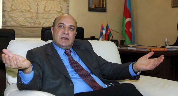 Эльдара Гасанов. Фото Мейдан ТВ https://d9mc3ts4czbpr.cloudfront.net/en/article/спецслужбы-азербайджана-задержали-посла-эльдара-гасанова/ Эльдара Гасанов. Фото Мейдан ТВ https://d9mc3ts4czbpr.cloudfront.net/en/article/спецслужбы-азербайджана-задержали-посла-эльдара-гасанова/