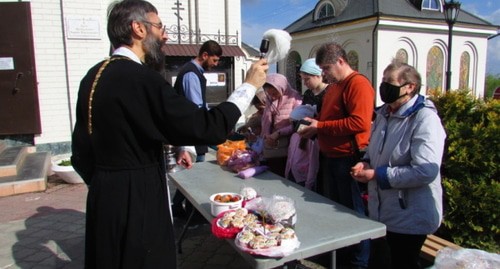 Освящение куличей. Фото Вячеслава Ященко для "Кавказского узла"