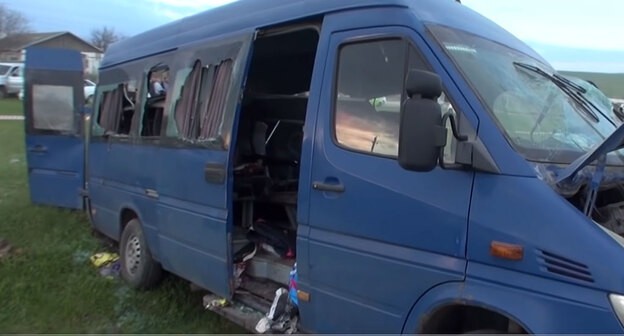 Состояние микроавтобуса после аварии. Кадр видео телеканала 360 https://www.youtube.com/watch?v=1pSIszHkdCg&t=6s Состояние микроавтобуса после аварии. Кадр видео телеканала 360 https://www.youtube.com/watch?v=1pSIszHkdCg&t=6s