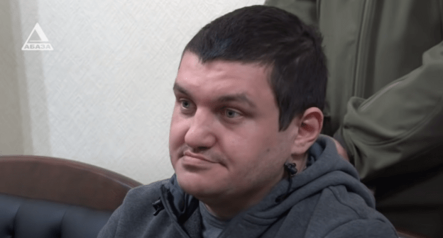 Помощник президента Абхазии Ахра Авидзба. Стоп-кадр видео https://youtu.be/OT7sXeEXt6A Помощник президента Абхазии Ахра Авидзба. Стоп-кадр видео https://youtu.be/OT7sXeEXt6A
