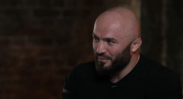 Магомед Исмаилов. Скриншот видео "Василий Конов" https://www.youtube.com/watch?v=BhWTLIMVIGk Магомед Исмаилов. Скриншот видео "Василий Конов" https://www.youtube.com/watch?v=BhWTLIMVIGk