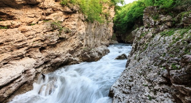 Река Белая, Адыгея. Фото Елена СИнеок, "Юга.ру" Река Белая, Адыгея. Фото Елена СИнеок, "Юга.ру"