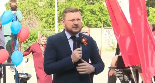 Мэр Махачкалы Салман Дадаев обращается с поздравлением к ветеранам войны. Кадр видео пресс-службы администрации города https://www.instagram.com/p/COia002nVQE/ Мэр Махачкалы Салман Дадаев обращается с поздравлением к ветеранам войны. Кадр видео пресс-службы администрации города https://www.instagram.com/p/COia002nVQE/