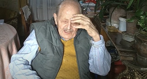 Одинокий ветеран Второй мировой войны Николай Чуянов в своем доме. Кадр видео "Кавказского узла" https://www.youtube.com/watch?v=AGed-3SmjUE Одинокий ветеран Второй мировой войны Николай Чуянов в своем доме. Кадр видео "Кавказского узла" https://www.youtube.com/watch?v=AGed-3SmjUE