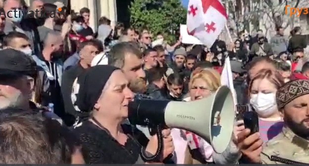 Акция протеста против строительства Намахванской ГЭС в апреле 2021 года. Кадр видео
Activatica https://www.youtube.com/watch?v=dgghlNHz3vY&t=23s Акция протеста против строительства Намахванской ГЭС в апреле 2021 года. Кадр видео
Activatica https://www.youtube.com/watch?v=dgghlNHz3vY&t=23s