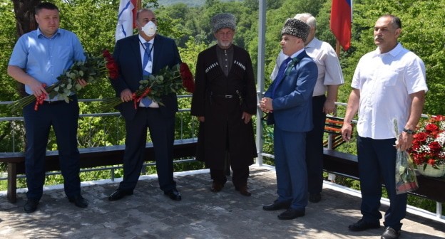 Участники акции памяти жертв Кавказской войны. Фото Светланы Кравченко для "Кавказского узла". Участники акции памяти жертв Кавказской войны. Фото Светланы Кравченко для "Кавказского узла".