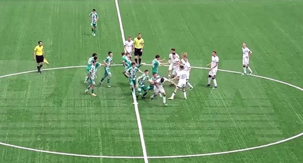 массовая драка а матче "Ахмата" с "Локомотивом" в Чечне. Кадр видео TUT.DAGESTAN https://www.youtube.com/watch?v=aU-_KAe0HbQ массовая драка а матче "Ахмата" с "Локомотивом" в Чечне. Кадр видео TUT.DAGESTAN https://www.youtube.com/watch?v=aU-_KAe0HbQ