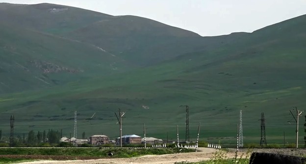 Пограничное село Норабак. Кадр видео
Sputnik Армения https://www.youtube.com/watch?v=G05pSwTXErU Пограничное село Норабак. Кадр видео
Sputnik Армения https://www.youtube.com/watch?v=G05pSwTXErU