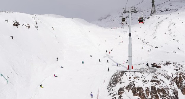 Туристы на курорте "Эльбрус". Фото пресс-службы курорта http://resort-elbrus.ru/ Туристы на курорте "Эльбрус". Фото пресс-службы курорта http://resort-elbrus.ru/