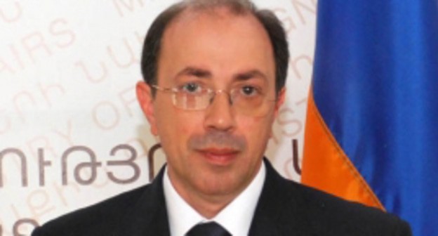 Ара Айвазян. Фото https://commons.wikimedia.org/wiki/Category:Ara_Ayvazyan#/media/File:Ara_Ayvazyan.jpg Ара Айвазян. Фото https://commons.wikimedia.org/wiki/Category:Ara_Ayvazyan#/media/File:Ara_Ayvazyan.jpg