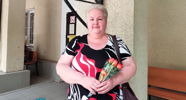 Ольга Гануша на входе в Ворошиловский райсуд Ростова-на-Дону, 24 июня 2021 года. Фото Константина Волгина для "Кавказского узла"
Ольга Гануша на входе в Ворошиловский райсуд Ростова-на-Дону, 24 июня 2021 года. Фото Константина Волгина для "Кавказского узла"