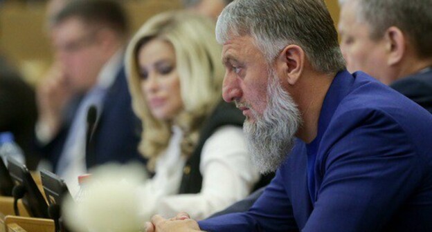 Адам Делимханов во время заседания Госдумы. Фото с сайта Госдумы http://duma.gov.ru/multimedia/photo/42937/