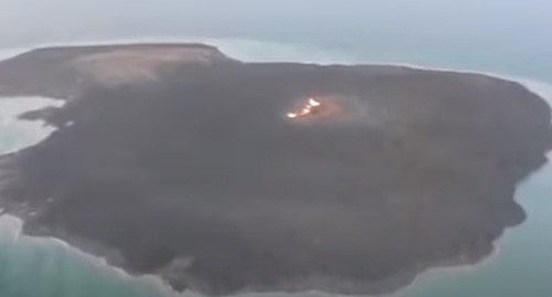Выброс пламени над Каспийским морем. Кадр видео МЧС Азербайджана https://www.youtube.com/watch?v=UyztaBIJM6c&t=1s Выброс пламени над Каспийским морем. Кадр видео МЧС Азербайджана https://www.youtube.com/watch?v=UyztaBIJM6c&t=1s