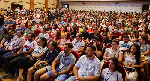 Участники конференции Tech week Artsakh 2021 в Степанакерте. Фото: страница госминистра Нагорного Карабаха Артака Бегларяна https://www.facebook.com/artak.beglaryan/posts/4380299512008252 Участники конференции Tech week Artsakh 2021 в Степанакерте. Фото: страница госминистра Нагорного Карабаха Артака Бегларяна https://www.facebook.com/artak.beglaryan/posts/4380299512008252