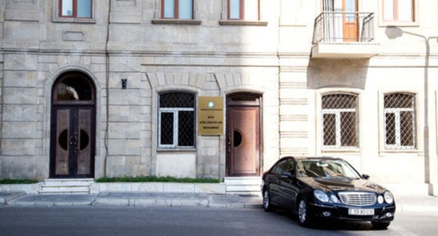 Здание Бакинского суда по тяжким преступлениям. Фото http://report.az/ru/proisshestviya/v-sude-byli-doprosheny-nauchnyj-sotrudnik-nana-i-plemyannik-isfandiyara-ahundova/ Здание Бакинского суда по тяжким преступлениям. Фото http://report.az/ru/proisshestviya/v-sude-byli-doprosheny-nauchnyj-sotrudnik-nana-i-plemyannik-isfandiyara-ahundova/