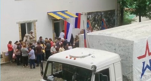 Российские военные передали около двух тонн медикаментов больнице в селе Ванк Мардакертского района Нагорного Карабаха. Фото пресс-службы МО России https://mil.ru/russian_peacekeeping_forces/news/more.htm?id=12371568@egNews Российские военные передали около двух тонн медикаментов больнице в селе Ванк Мардакертского района Нагорного Карабаха. Фото пресс-службы МО России https://mil.ru/russian_peacekeeping_forces/news/more.htm?id=12371568@egNews