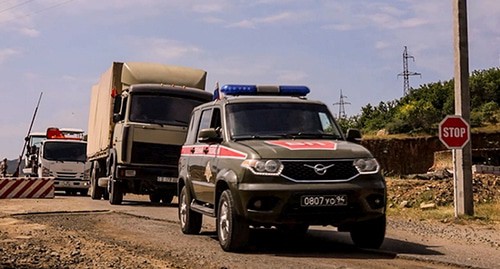 Миротворцы обеспечиваюти доставку стройматериалов в Мартунинский район. Фото пресс-службы МО России Миротворцы обеспечиваюти доставку стройматериалов в Мартунинский район. Фото пресс-службы МО России