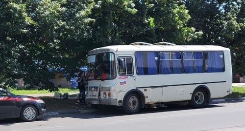 Автобус Азов - Круглое. Фото https://donday.ru/v-avtobuse-azov-krugloe-neizvestnyj-ranil-treh-passazhirok-nozhom-i-skrylsja.html Автобус Азов - Круглое. Фото https://donday.ru/v-avtobuse-azov-krugloe-neizvestnyj-ranil-treh-passazhirok-nozhom-i-skrylsja.html