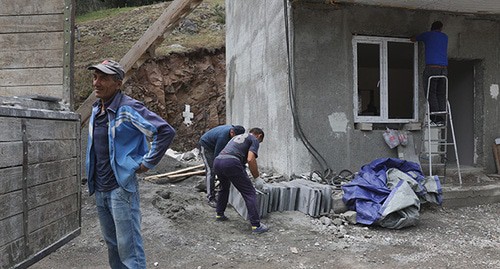 Беженцы из Нагорного Карабаха получили дома в Лорийской области. Фото Армине Мартиросян для "Кавказского узла" Беженцы из Нагорного Карабаха получили дома в Лорийской области. Фото Армине Мартиросян для "Кавказского узла"