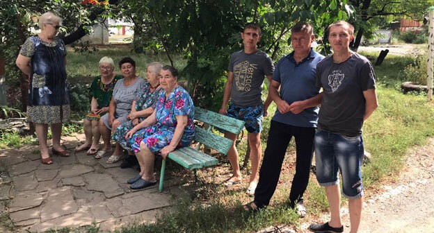 Участники схода в Красном Сулине. 8 августа 2021 года. Фото Вячеслава Прудникова для "Кавказского узла". Участники схода в Красном Сулине. 8 августа 2021 года. Фото Вячеслава Прудникова для "Кавказского узла".