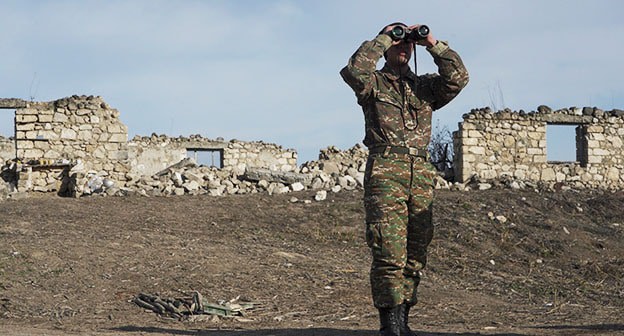 На линии соприкосновения в Нагорном Карабахе. Фото: REUTERS/Artem Mikryukov На линии соприкосновения в Нагорном Карабахе. Фото: REUTERS/Artem Mikryukov