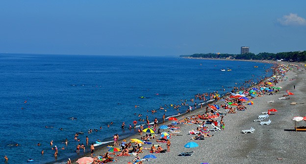 Пляж в Кобулети. Фото: MIKHEIL https://commons.wikimedia.org Пляж в Кобулети. Фото: MIKHEIL https://commons.wikimedia.org