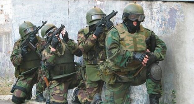 Сотрудники спецслужб во время КТО Фото: ТРК ВС РФ «ЗВЕЗДА» https://tvzvezda-ru.turbopages.org/tvzvezda.ru/s/news/202191071-RKefI.html Сотрудники спецслужб во время КТО Фото: ТРК ВС РФ «ЗВЕЗДА» https://tvzvezda-ru.turbopages.org/tvzvezda.ru/s/news/202191071-RKefI.html
