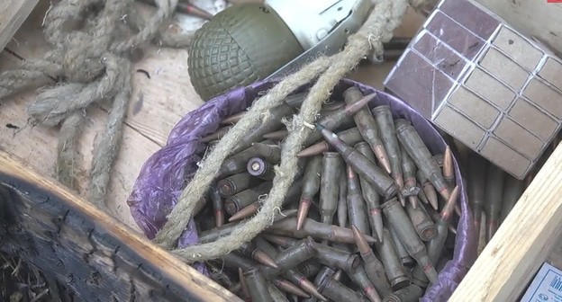 Боеприпасы, обнаруженные на месте проведения КТО силовиками в лесу неподалеку от села Талги. Кадр видео Национальный антитеррористический комитет https://www.youtube.com/watch?v=6YJ01BOmZCY Боеприпасы, обнаруженные на месте проведения КТО силовиками в лесу неподалеку от села Талги. Кадр видео Национальный антитеррористический комитет https://www.youtube.com/watch?v=6YJ01BOmZCY