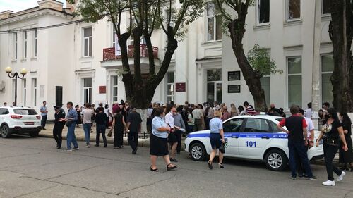 Очередь у избирательного участка в средней школе № 10 Сухума, 19 сентября 2021 года. Фото Анны Грицевич для «Кавказского узла»