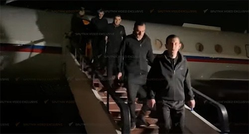 Армянские военнопленные возвращены на родину. Скриншот видео "Sputnik Армения" https://www.youtube.com/watch?v=JdjxgwyMdr0 Армянские военнопленные возвращены на родину. Скриншот видео "Sputnik Армения" https://www.youtube.com/watch?v=JdjxgwyMdr0