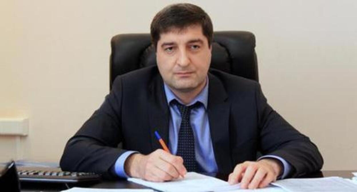 Шамиль Гаджиев. Фото пресс-службы управления Росреестра по Дагестану https://www.facebook.com/rosreestr05/photos/a.421340461393742/1004419366419179/?type=3&theater Шамиль Гаджиев. Фото пресс-службы управления Росреестра по Дагестану https://www.facebook.com/rosreestr05/photos/a.421340461393742/1004419366419179/?type=3&theater