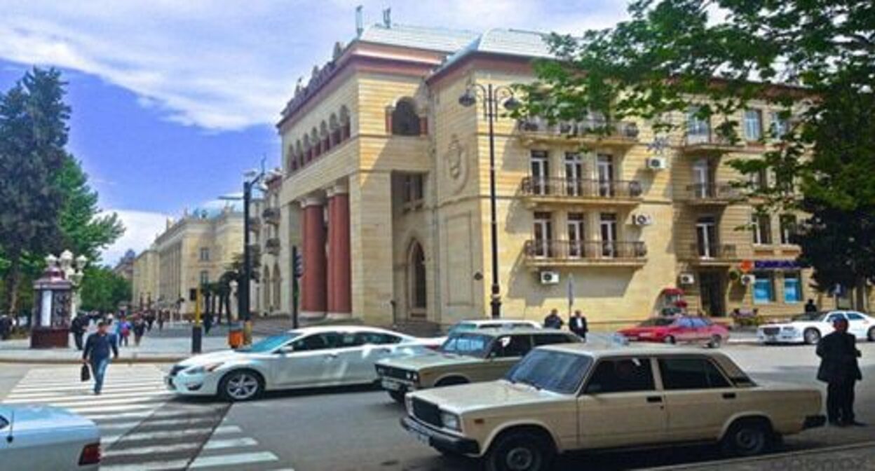 Гянджа. Азербайджан. Скриншот видео White City https://www.youtube.com/watch?v=t-7RnVIl_1s Гянджа. Азербайджан. Скриншот видео White City https://www.youtube.com/watch?v=t-7RnVIl_1s