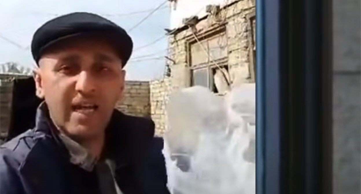 Агиль Гумбатов. Кадр видеообращения Гумбатова к президенту Азербайджана 13 марта 2019 года https://www.youtube.com/watch?v=qh0LMm-tKug Агиль Гумбатов. Кадр видеообращения Гумбатова к президенту Азербайджана 13 марта 2019 года https://www.youtube.com/watch?v=qh0LMm-tKug