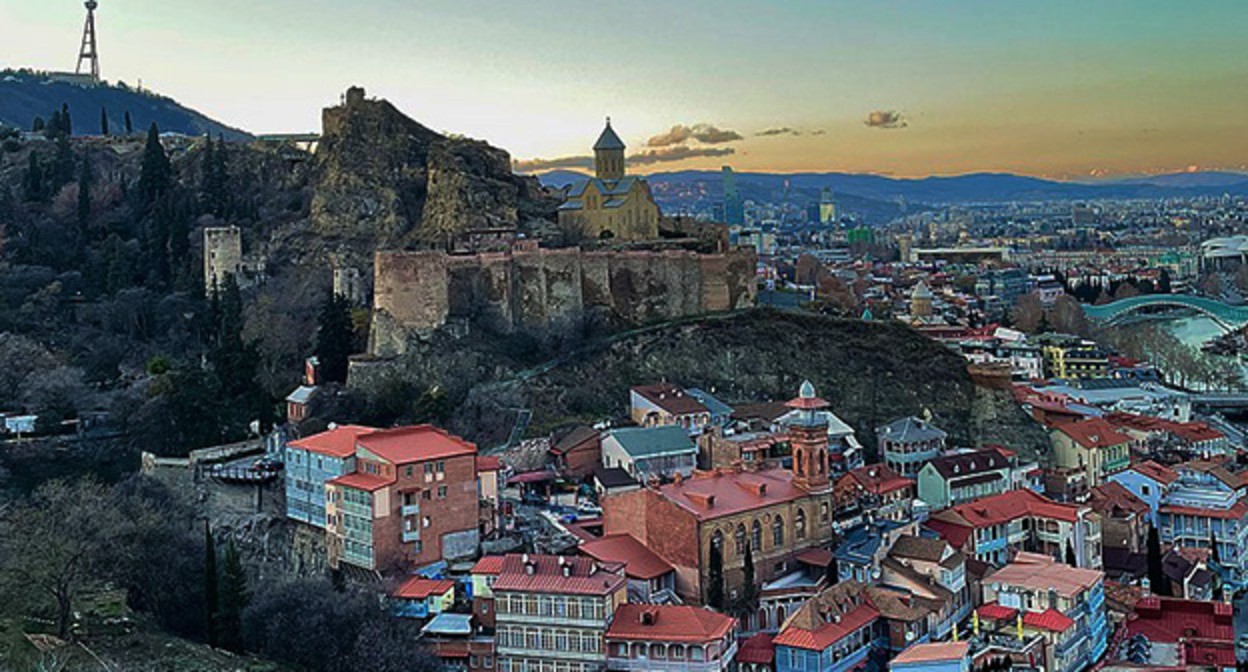 Тбилиси. Фото: LeontinaVarlamonva https://ru.wikipedia.org/ Тбилиси. Фото: LeontinaVarlamonva https://ru.wikipedia.org/