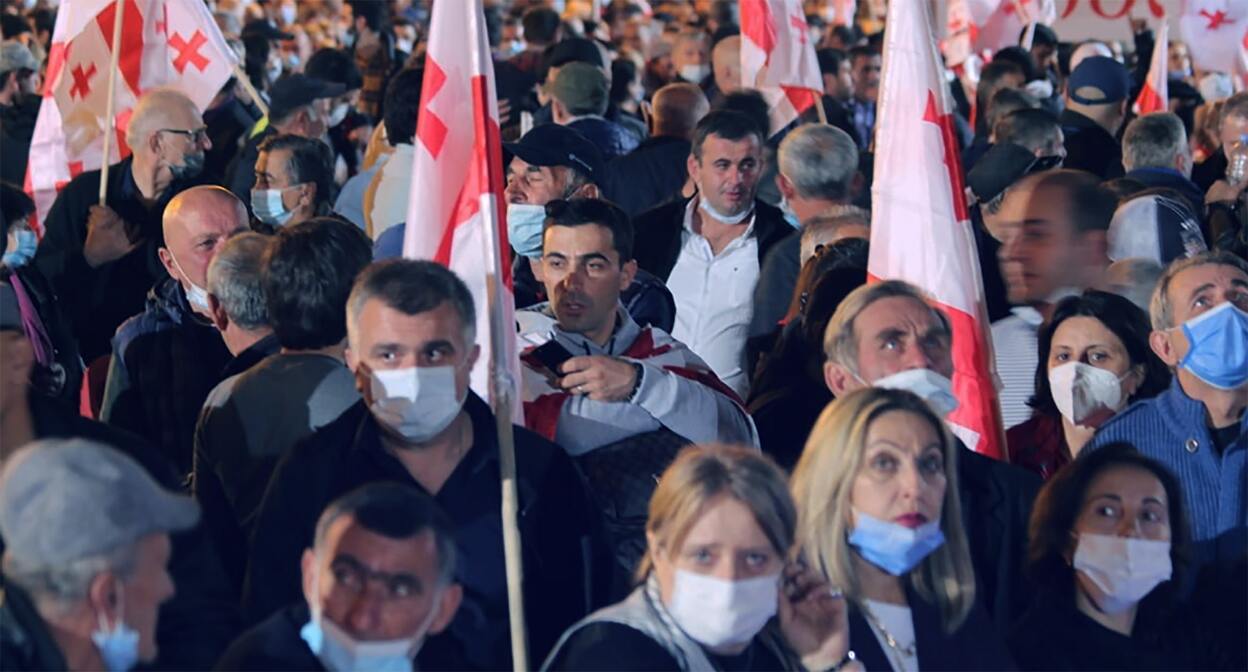 Сторонники Саакашвили на акции в Тбилиси, 14 октября. Фото И. Кукджановой для "Кавказского узла" Сторонники Саакашвили на акции в Тбилиси, 14 октября. Фото И. Кукджановой для "Кавказского узла"