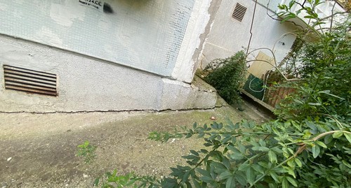 Фундамент многоквартирного дома на Курортном проспекте. Фото Светланы Кравченко для "Кавказского узла"